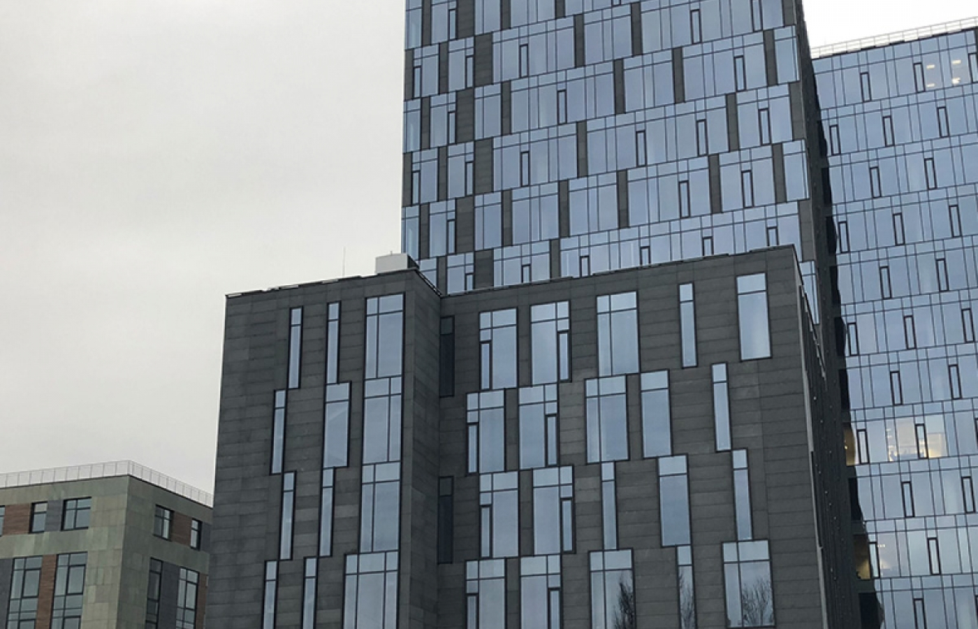 Kompleksowe projektowanie mocowania elewacji kamiennych